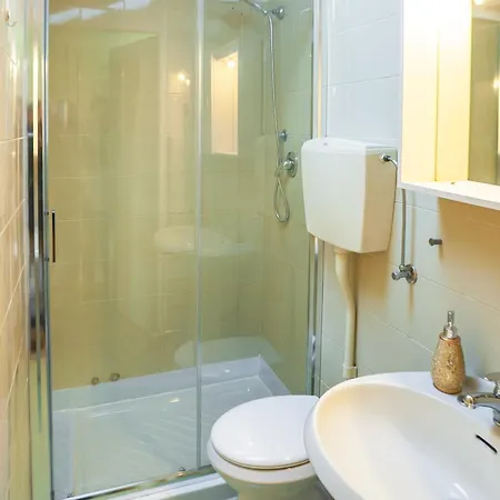 La Mansarda Rosa Di Via Cernaia *